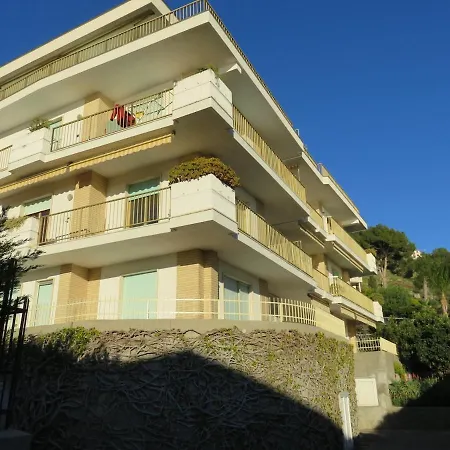Nobles Sea View *