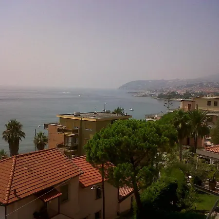 Nobles Sea View شقة *